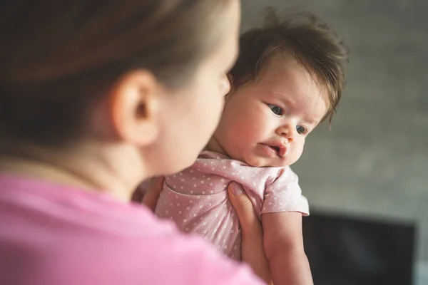 Shoulder View Young Caucasian Mother Holding Her Four Months Old — Stock Photo, Image