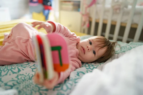 One Small Caucasian Baby Lying Alone Bed Home Looking Camera — Stock Photo, Image