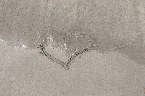 Sea Waves Wipe Hand Drawing Heart Shape Sand Beach Summer — Stock Photo, Image