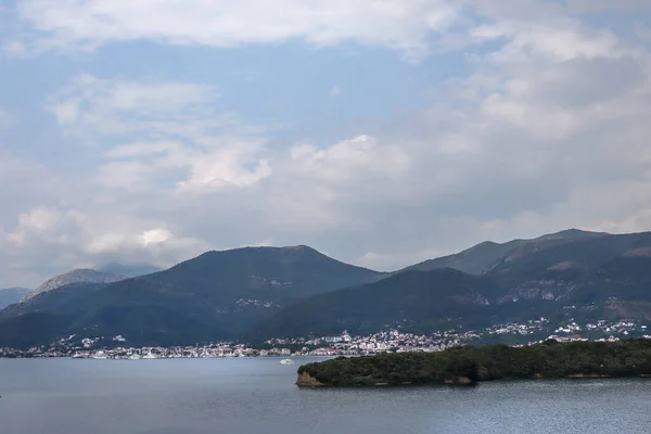 Lepetane Montenegro Juli 2021 Baai Van Kotor Bij Het Eiland — Stockfoto