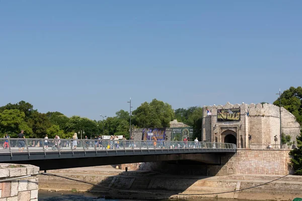 Nis Serbia Agosto 2021 Nuevo Puente Cristal Entrada Fortaleza Medieval — Foto de Stock