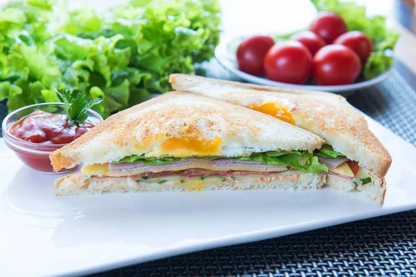 Traditional Freshly Prepared Club Sandwiches Bacon Tomatoes Lettuce Close Horizonta — Stock Photo, Image