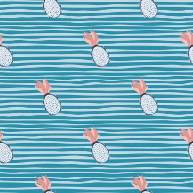 Küçük pitahaya kusursuz deseni şekillendirir. Mavi çizgili arka planda elle çizilmiş meyveler. Kumaş tasarımı, tekstil baskısı, ambalaj ve kapak için mükemmel. Vektör illüstrasyonu.