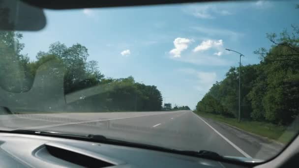 Riprese Una Macchina Movimento Occupato Autostrada Auto Natura Strada Tiro — Video Stock