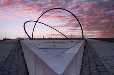 HERTEN, GERMANY - 27 Kasım 2020: Hoheward İpucu, Ruhr Metropolis 'in gökyüzüne karşı 27 Kasım 2020, Herten, Almanya