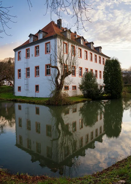 Castle Georghausen Közel Lindlar Víztükörképe Esti Órákban Bergisches Land Németország — Stock Fotó