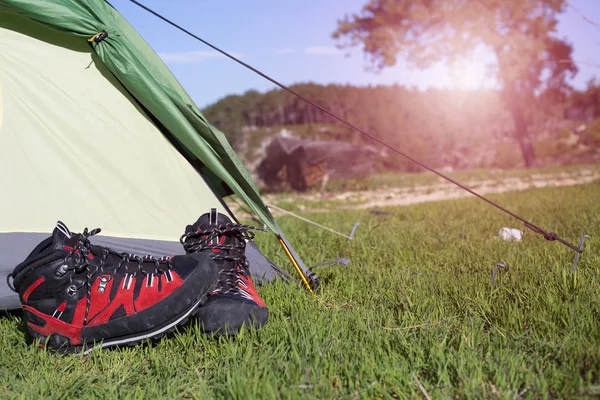 Camping en la cima de la montaña . —  Fotos de Stock