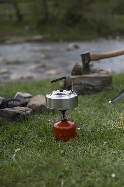 Camping.Camping dağın tepesinde üzerinde.