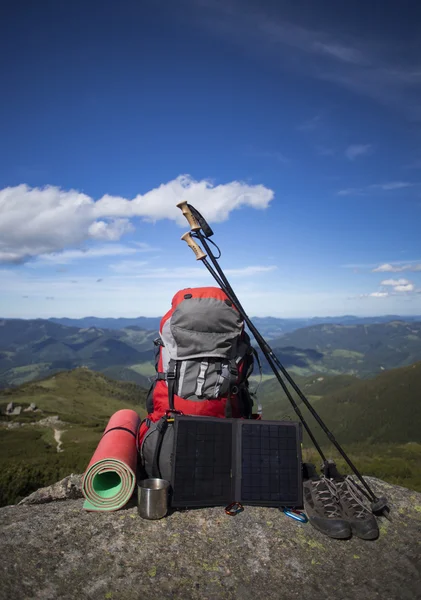 Backpack on a mountain top. — Stock Photo, Image