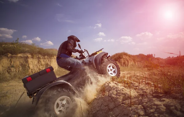 ATV lovas az akcióban. — Stock Fotó