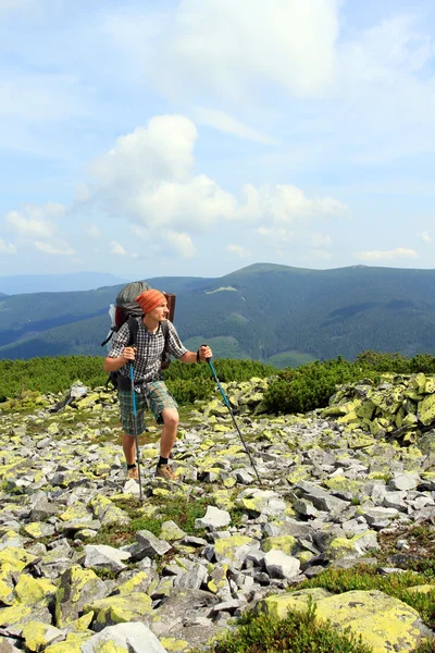 Escursioni estive in montagna. — Foto Stock