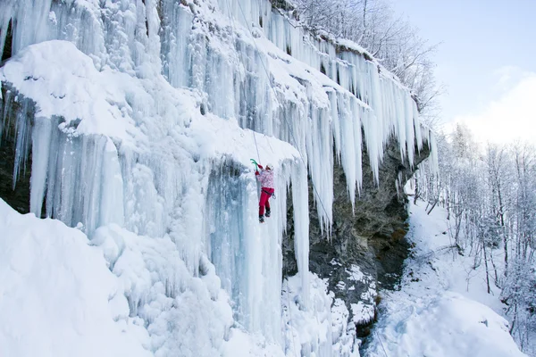 Gelo escalando o Norte do Cáucaso . — Fotografia de Stock