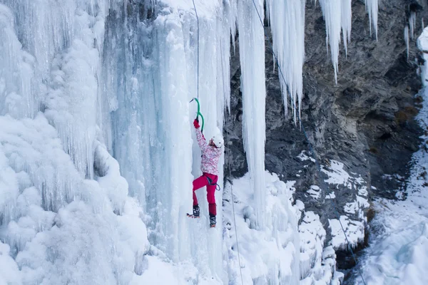Ice climbing the North Caucasus. — Stock Photo, Image