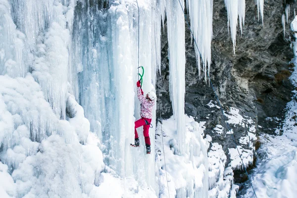 Ice climbing the North Caucasus. — Stock Photo, Image