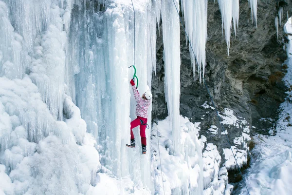 Ice climbing the North Caucasus.Winter. — Stock Photo, Image