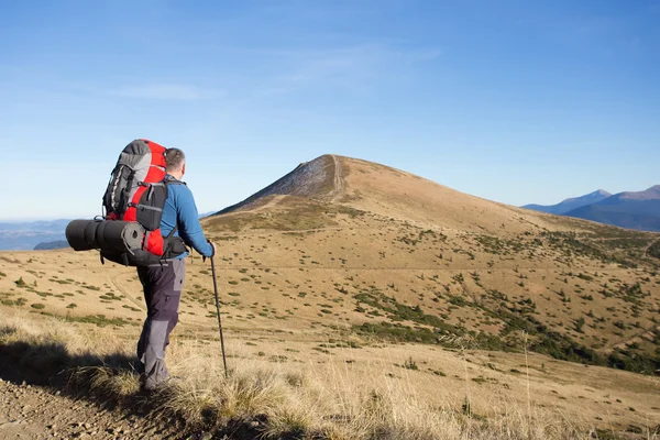 Hiking in Caucasus mountains.Hiking in Caucasus mountain . — Stok Foto