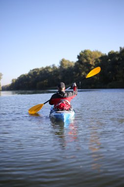 (Lees feribot ve Glen Canyon Barajı arasında Colorado nehir kanosu)
