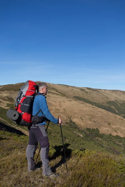 Hiking in Caucasus mountains. — Stock Photo, Image