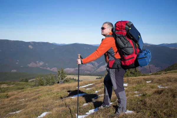 Hiking in Caucasus mountains. — Stock Photo, Image