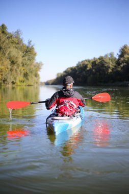 (Lees feribot ve Glen Canyon Barajı arasında Colorado nehir kanosu)