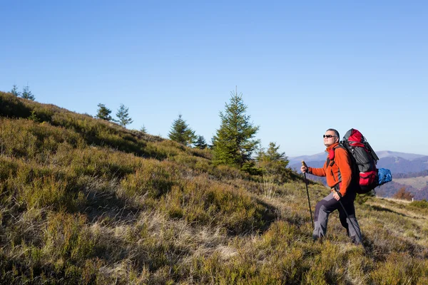 Escursioni estive in montagna. — Foto Stock