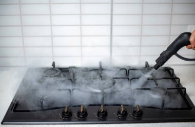 Buhar dezenfeksiyonu ve evin sterilize edilmesi, mutfak gaz ocağının buhar tedavisi.