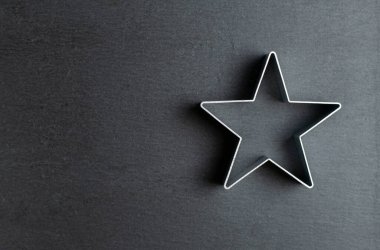 Ardesia 'da yıldız şeklinde kurabiye kesicisi