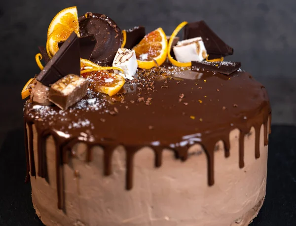 Beautiful Chocolate Cake Oranges Poured Chocolate Icing Drips Dark Gray — Stock Photo, Image