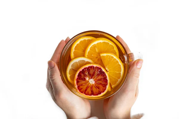Glasschale Mit Tee Aus Roten Und Gelben Orangen Frauenhand Von — Stockfoto