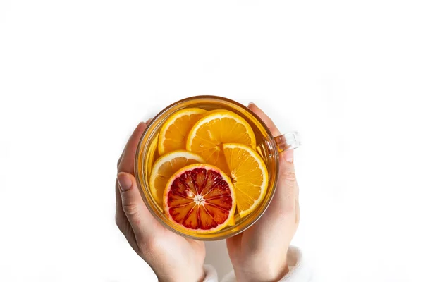 Glasschale Mit Tee Aus Roten Und Gelben Orangen Frauenhand Von — Stockfoto