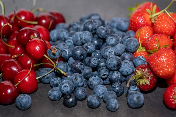 Blueberries Cherries Strawberries Dark Background — Stock Photo, Image
