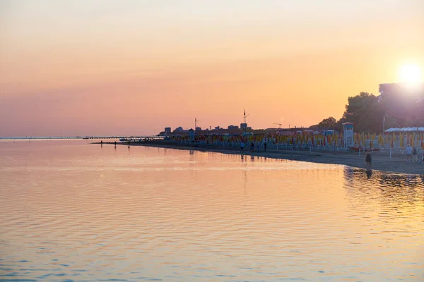 Город Берегу Моря Закате — стоковое фото