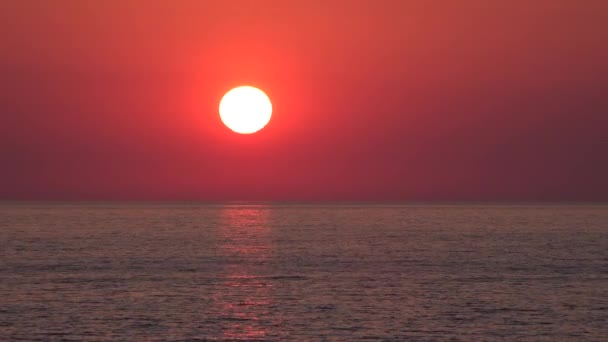 Pôr do sol no céu, Sea Beach, Dramatic Sunrise on Seashore, Oceano ao pôr do sol, Viajar em Summer Vacation View — Vídeo de Stock