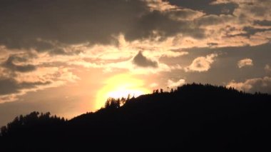 Sunset Timelapse, Dramatik Günbatımı Manzarası, Dağlarda Gün Doğumu Doğumu Doğaya Bakış