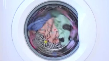 Çamaşır makinası yıkama, temizlik temizlik temizlik işleri, çamaşırhanede çalışmak, araba yıkama, ev işleri, sağlık hizmetleri.