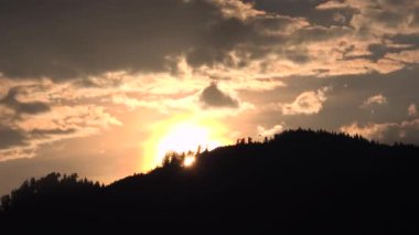 Sunset Timelapse, Dramatik Günbatımı Manzarası, Dağlarda Gün Doğumu Doğumu Doğaya Bakış