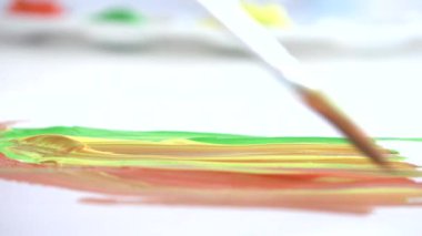 Çocuk Resimleri Kapanışı, Atölye Sınıfında Okul Çocuğu, Sınıfta Sanat Sanatında Çalışan Genç Kız