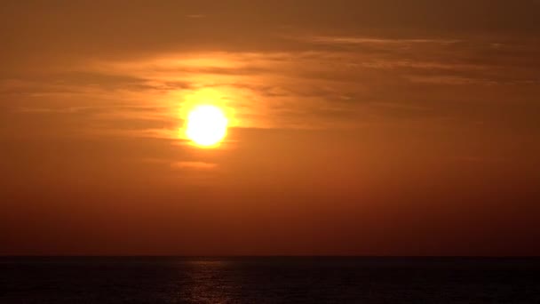 Vista sull'oceano al tramonto, Vista sulla spiaggia al tramonto in time lapse, Viaggiare in vacanza estiva — Video Stock