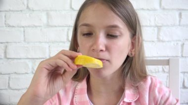 Lemon Yiyen Çocuk, Meyve Yiyen Çocuk, Mutfakta Kahvaltı Yapan Genç Kız, Çocuk Sağlığı Hizmetleri