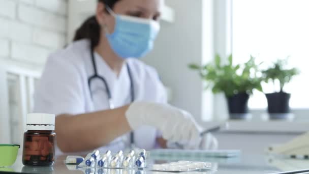 Pandemia Coronavírus Máscara Protetora Desgaste Médico Sala Escritório Hospital Prescribe — Vídeo de Stock