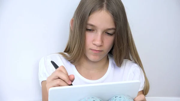 Girl Studying School Bed Teenager Young Child Learning Student Kid — Φωτογραφία Αρχείου