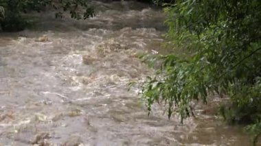 Dağ Nehri, Temiz Bahar Taze Suyu, Şeffaf Alp Akımı Dalgaları, Kristal Nehir Kapanması, Kristal Şelale Damlaları