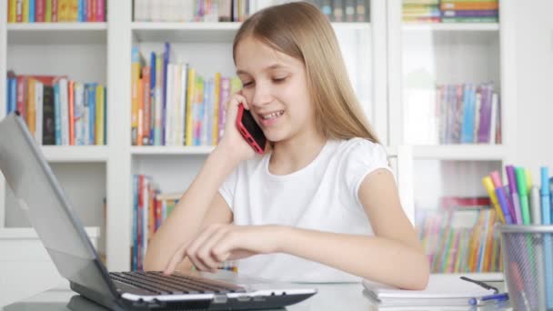 Child Talking Smartphone, Kid Studying Browsing Internet on Laptop in Coronavirus Pandemic, School Girl Learning, Online Εκπαίδευση — Αρχείο Βίντεο