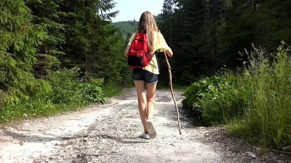 Kid Walking Mountains Trails Camping Kinderwandelen Alpen Tiener Meisje Spelen — Stockfoto