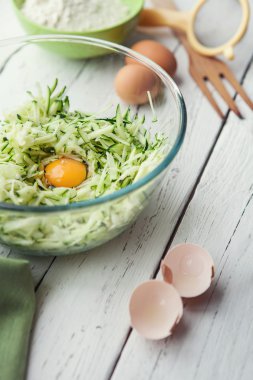 Pişirme işlemi kabak krep