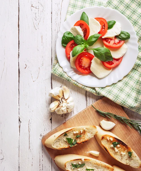 Background with italian traditional caprese salad — Zdjęcie stockowe