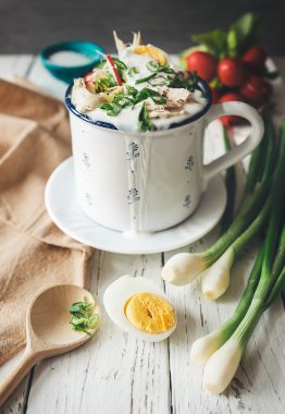 Geleneksel Rus soğuk yaz çorbası 