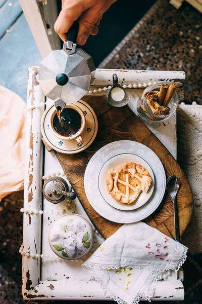 'S ochtends koffie in vintage stijl — Stockfoto