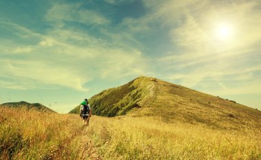 Trakker dağ yürür