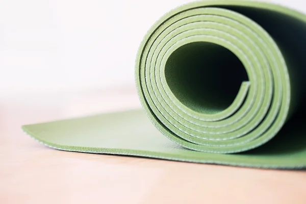 Zöld jóga szőnyeg — Stock Fotó